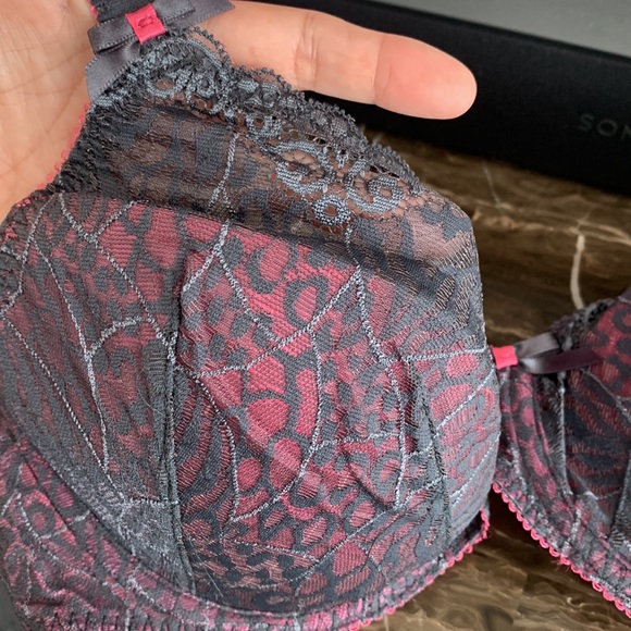 Freya molded plunge bra with underwire - Picture 7 of 8